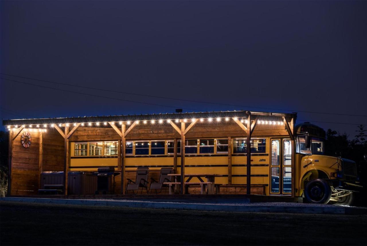 American School Bus - 1 Bedroom - Blossom Farm - Tiers Cross Johnston Esterno foto