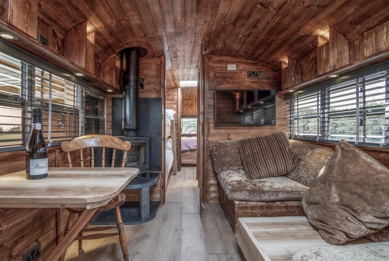 American School Bus - 1 Bedroom - Blossom Farm - Tiers Cross Johnston Esterno foto