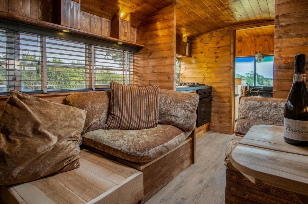 American School Bus - 1 Bedroom - Blossom Farm - Tiers Cross Johnston Esterno foto