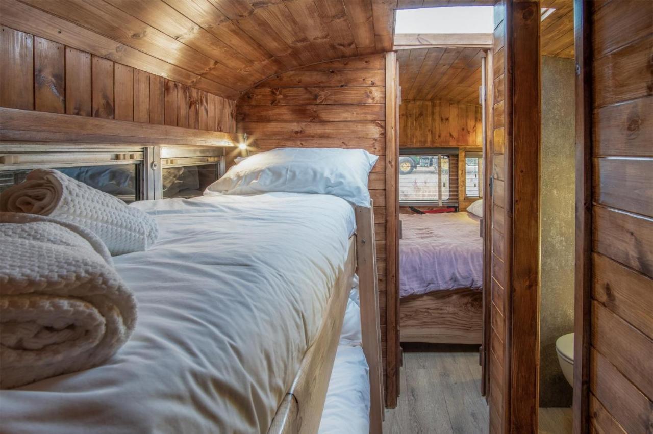 American School Bus - 1 Bedroom - Blossom Farm - Tiers Cross Johnston Esterno foto