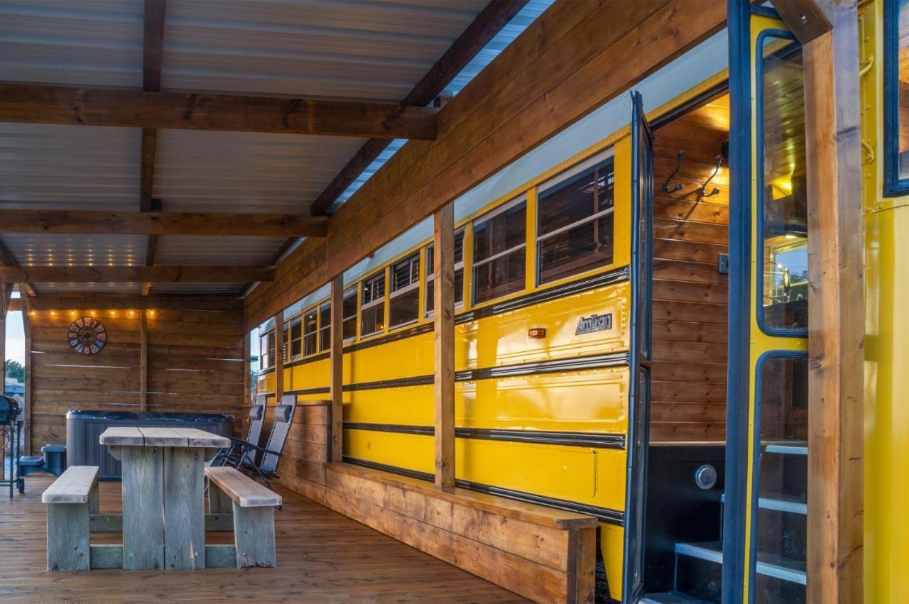 American School Bus - 1 Bedroom - Blossom Farm - Tiers Cross Johnston Esterno foto