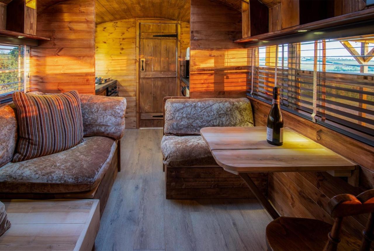 American School Bus - 1 Bedroom - Blossom Farm - Tiers Cross Johnston Esterno foto